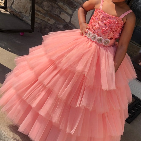 Toddler dress worn once for Easter. It is a size 2 but ran big. daughter was 3 - Picture 6 of 6